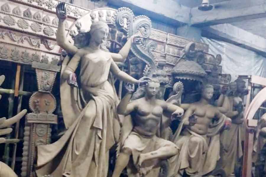 Kali Puja 2025: Naihati Kali to decked up in 60 KG gold ornaments