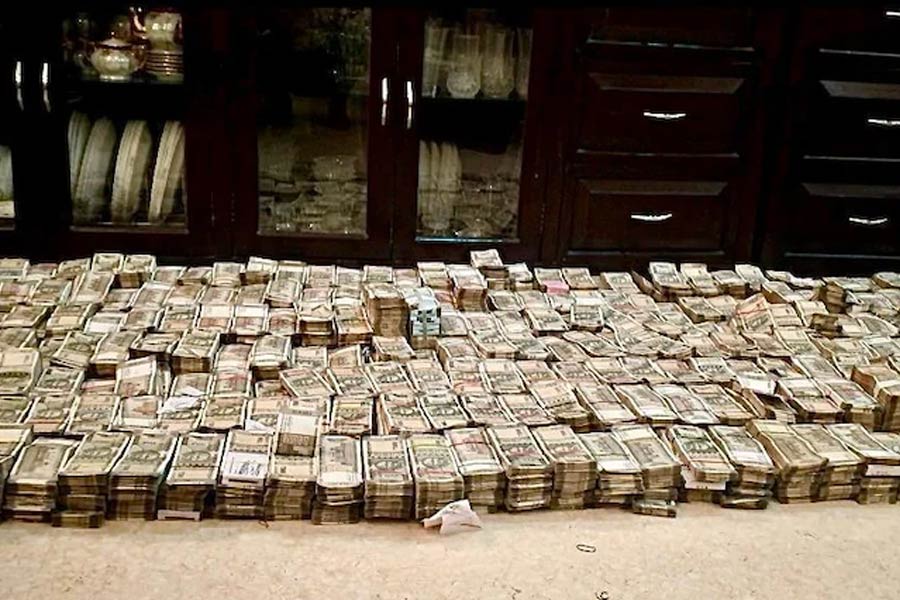 Stunning seizure from IPS officer's house by CBI