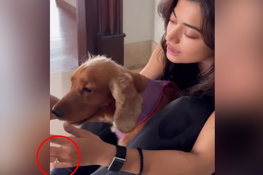 Rashmika Mandanna flaunts her ring, creates buzz about engagement