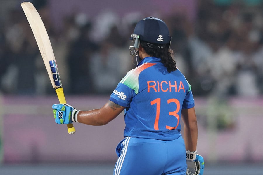 Jhulan goswami and sourav ganguly praises Richa Ghosh