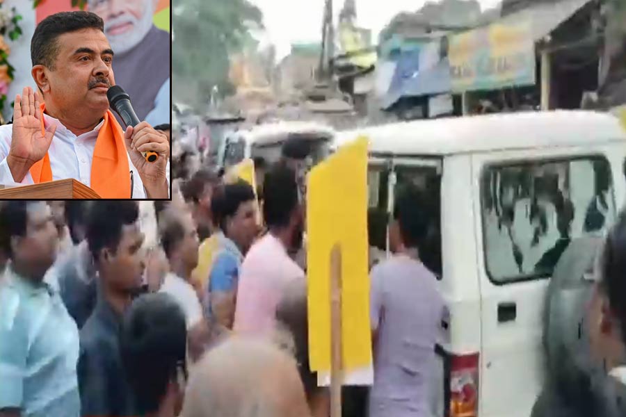 Suvendu Adhikari faces agitation from local people at Mandirbazar demanding dues of 100 days work