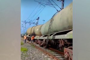 Train service disrupted in between Budge Budge-sealdah