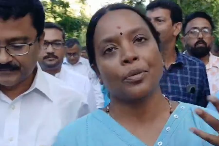 Birbaha Hansda visits Jaldapara on Monday