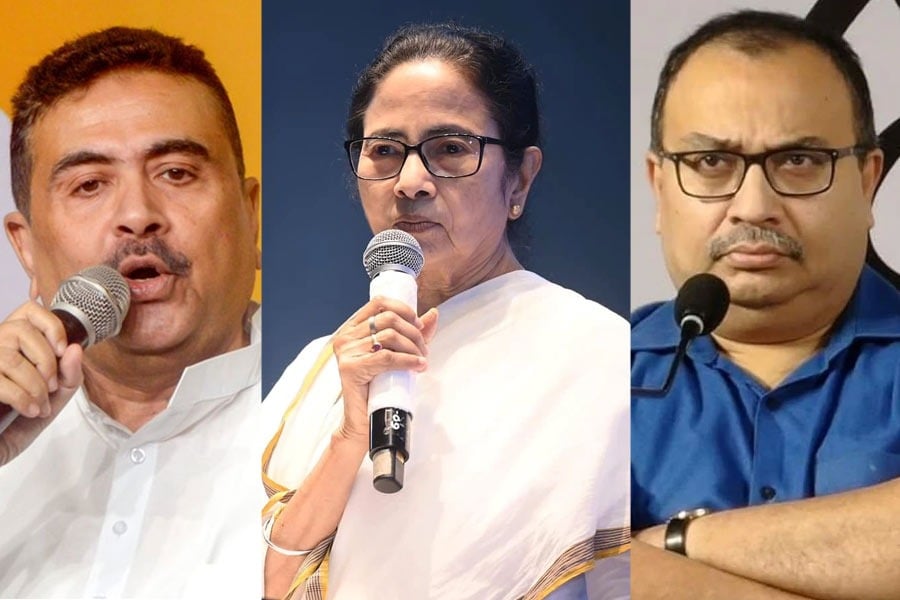 Suvendu Adhikari challenges CM Mamata Banerjee over CEO Manoj Agarwal's alleged corruption; Kunal Ghosh reacts