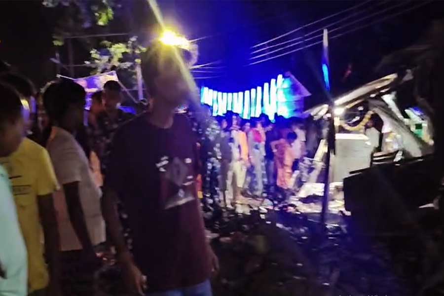 accident at north bengal dhupguri, three dead, seven injured
