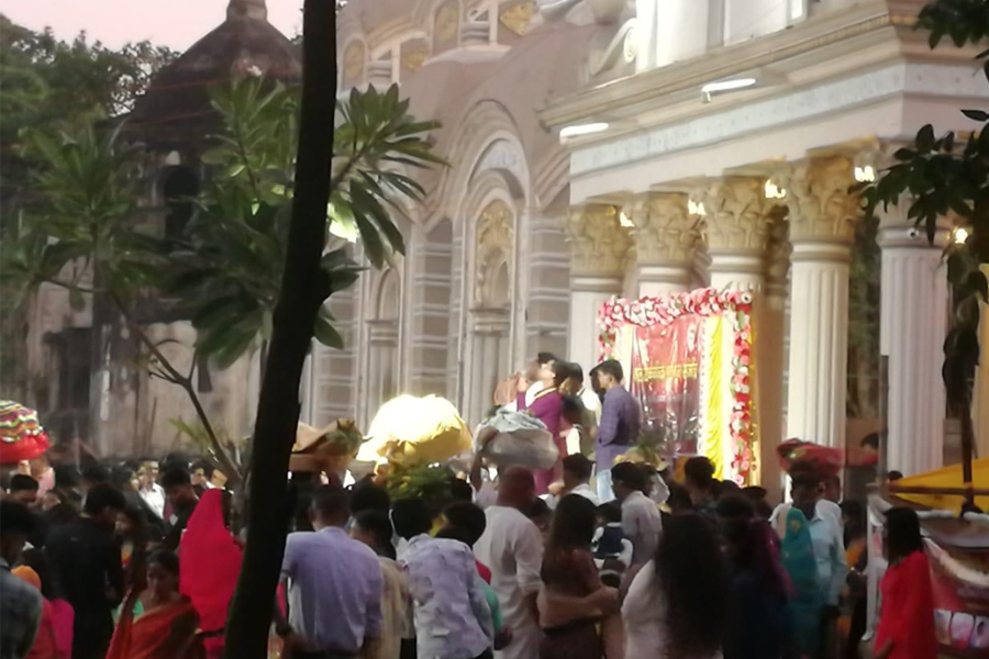 Kolkata High Court order chat cannot use rasbari ghat in belur