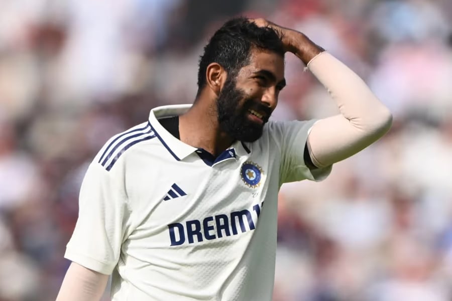 Jasprit Bumrah lost cool at paparazzi in airport