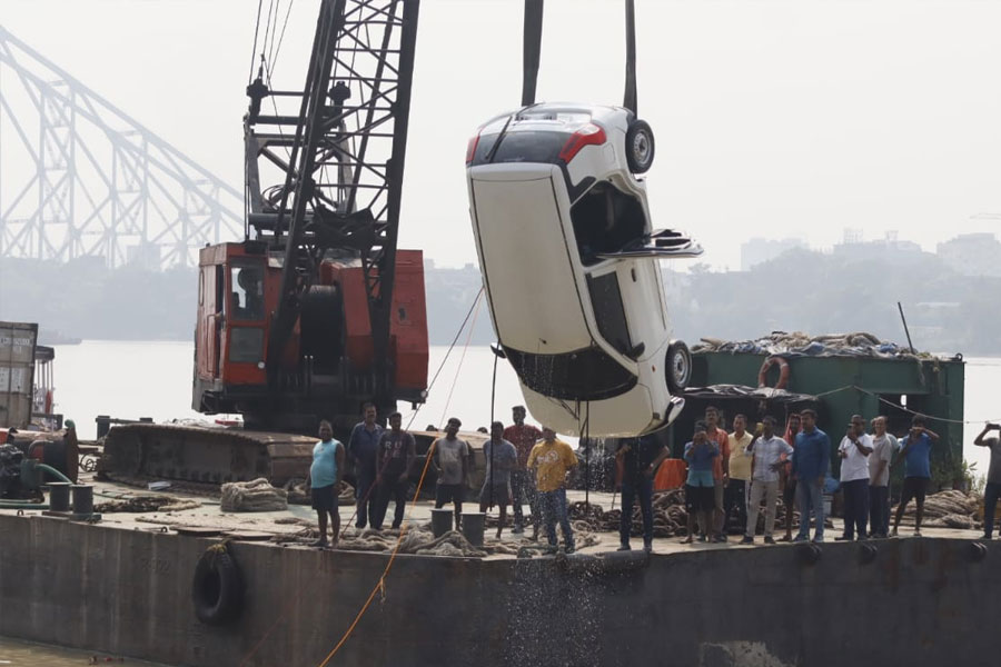 Car drowned at Nimtala burning ghat