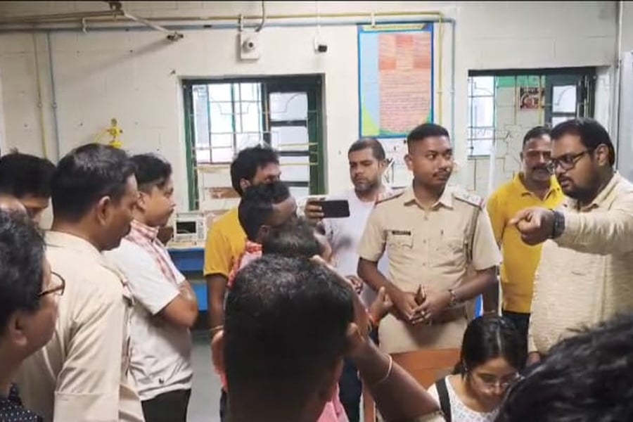 Cooch Behar a dead body allegedly moved during creamation