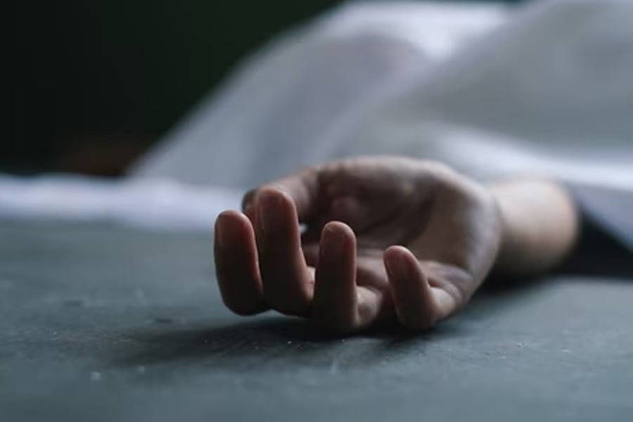 Uttar Pradesh man jumps to river with 4 children