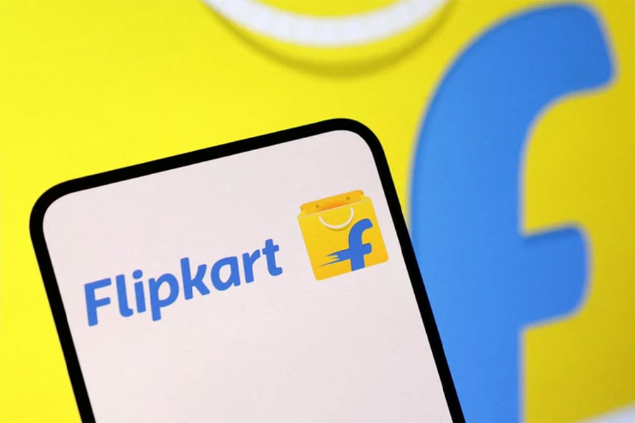 Controversy of flipkart, booking cancelled after offer of half price on smartphone