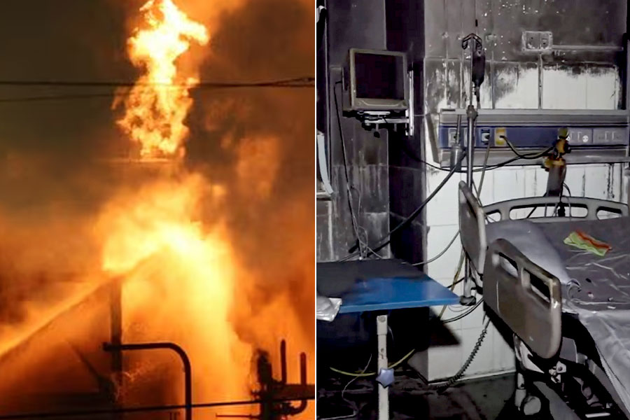 massive fire broke out in an ICU ward of Sawai Man Singh Hospital in jaipur