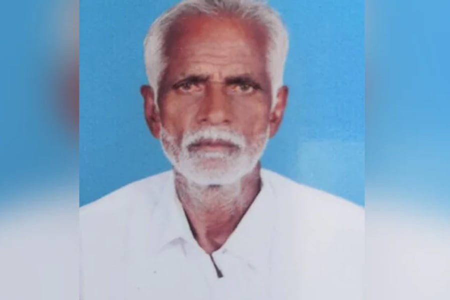 karnataka government employee kills self for not getting salary
