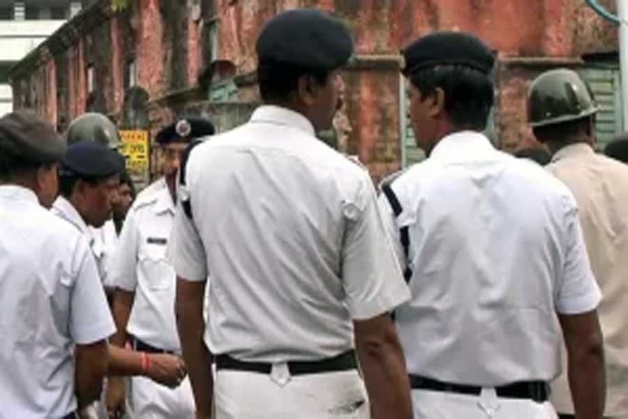 Main accused of harassing teenager in garden reach Arrested