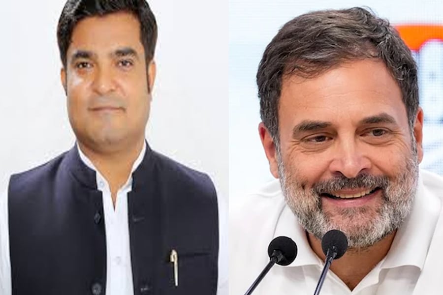 Congress field mohammad Naushad who allegedly aboused mother of modi from jale