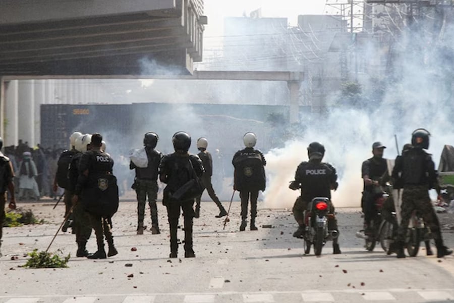 At least 13 killed in Muridke as anti govt protest rocks Pakistan
