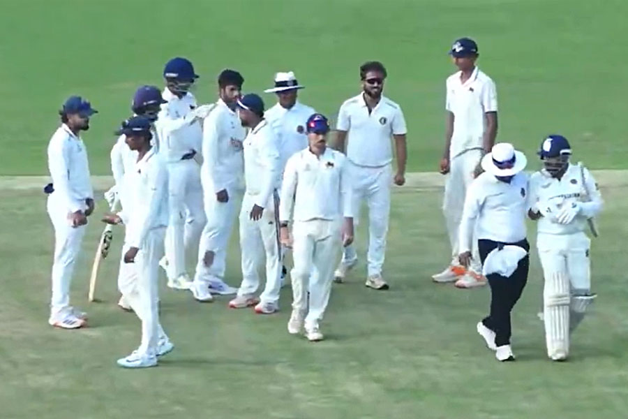 He even went so far as to hit his former teammate with a bat! Why was Prithvi Shaw so angry?