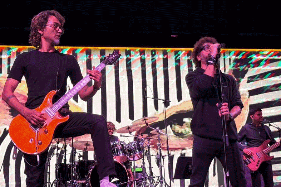 Probashe Durga Puja: Fossils performed at Purbasha's Durga Puja in Atlanta
