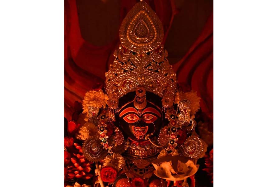 Kali Puja 2025: What is the difference between Dakshinakali and Smashan Kali
