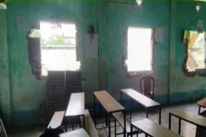 Elephant attack in a school in Malbazar north bengal as class was going on