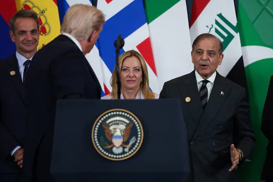 Donald Trump asks India question, Shehbaz Sharif looked confused