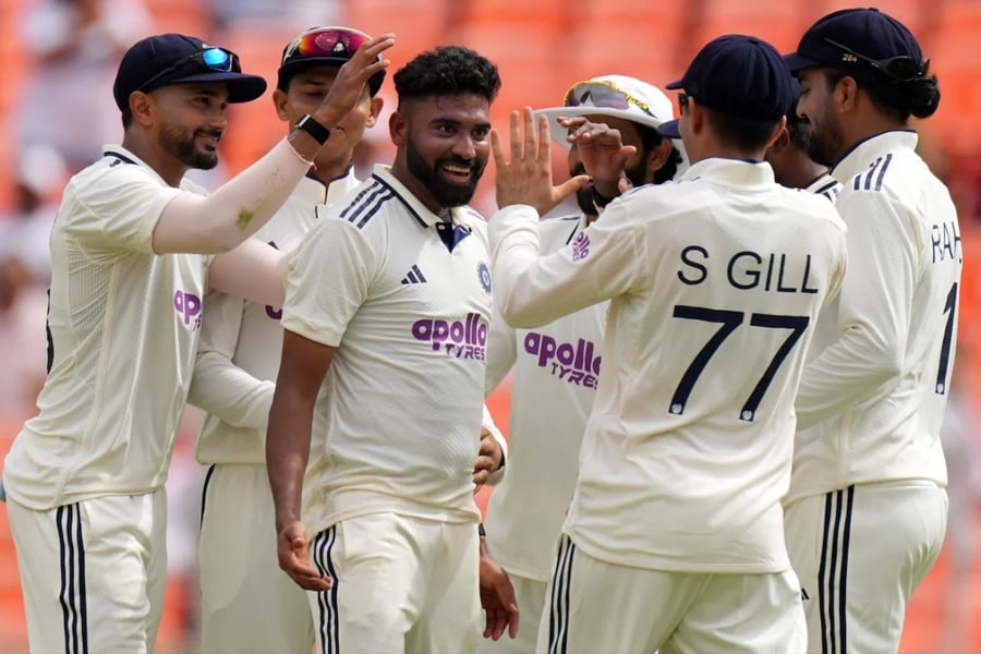 West Indies in trouble as India team picks 5 wickets in first session