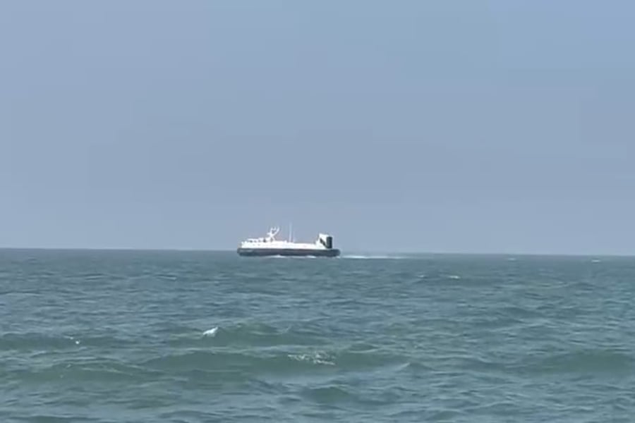Bakkhali troller drowning 16 fishermen rescued 2 missing